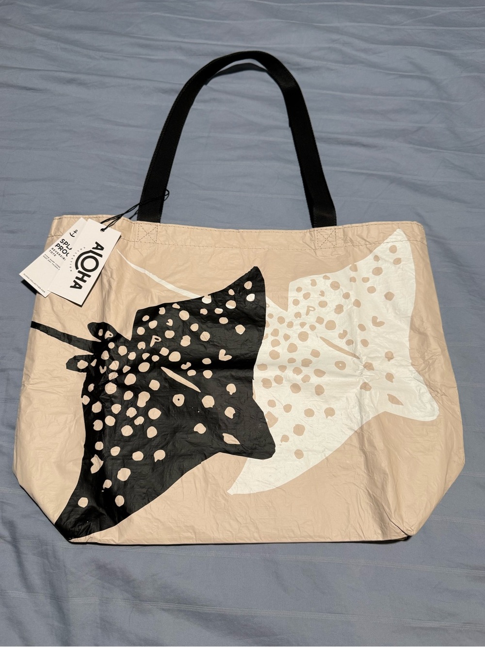 NWT SOLD OUT ALOHA Collection Reversible Tote Bag Rays Black on Sandstone